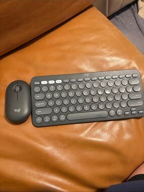 LOGI pebble Wireless Keyboard and Mouse Combo in Charcoal